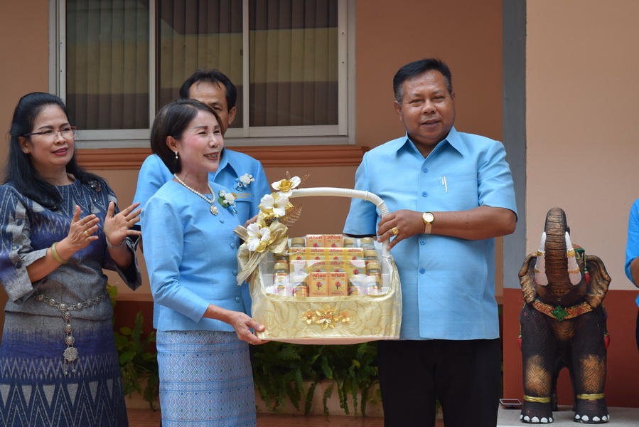 ร่วมอวยพรเนื่องในวันคล้ายวันเกิด นายธงชัย สุขสม ผู้อำนวยการโรงเรียนบ้านนาก้านเหลือง