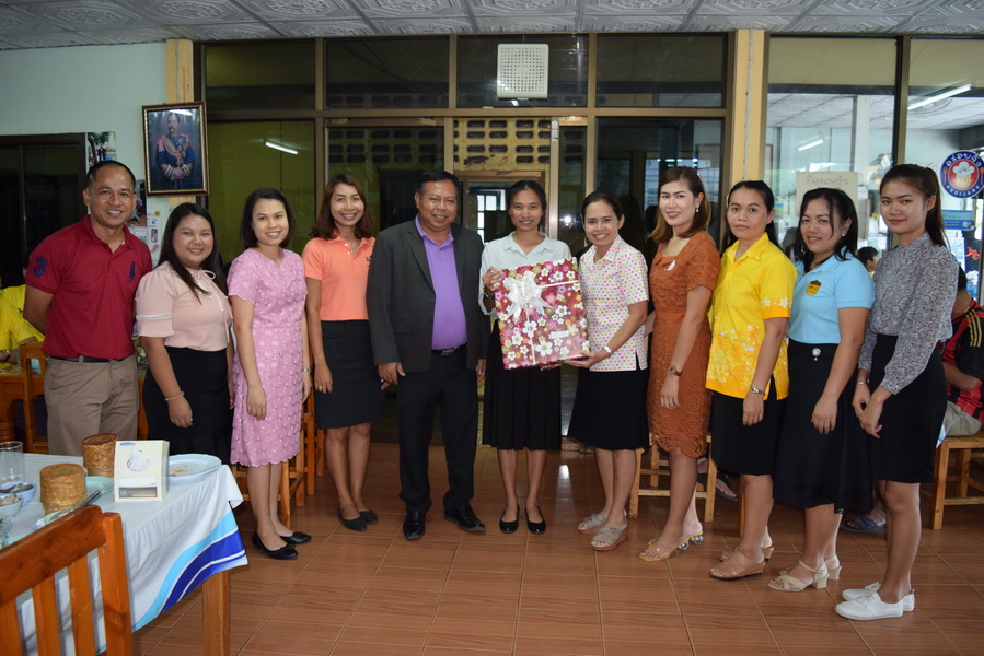 เลี้ยงส่งคุณครูจิราพร โพธิญาณ ย้ายไปปฏิบัติงานในสถานที่แห่งใหม่