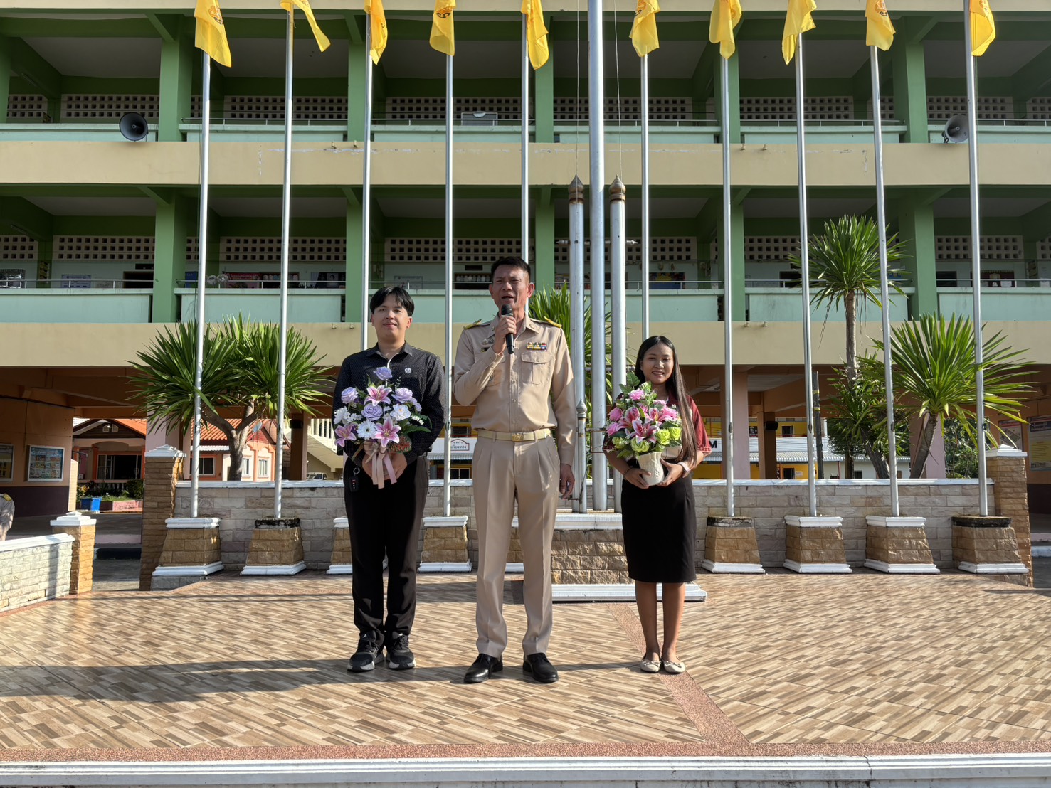 แสดงความยินดี เนื่องในโอกาสเข้ารับพระราชทานปริญญาบัตร ประจำปี 2568