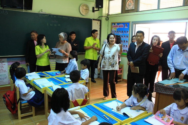 สำนักงานเขตพื้นที่การศึกษาประถมศึกษาอุดรธานี เขต 2 เยี่ยมชม โรงเรียน