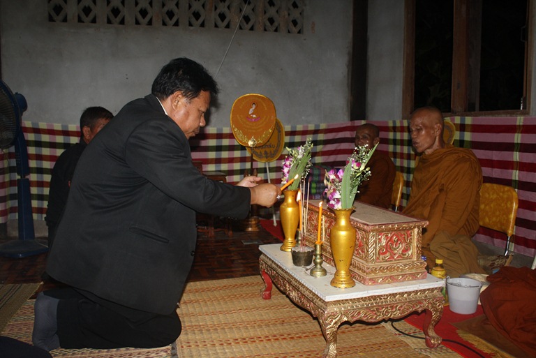 สวดอภิธรรมศพ มารดาของพระครูเขมวุฒิกร คณะกรรมการสถานศึกษาขั้นพื้นฐาน