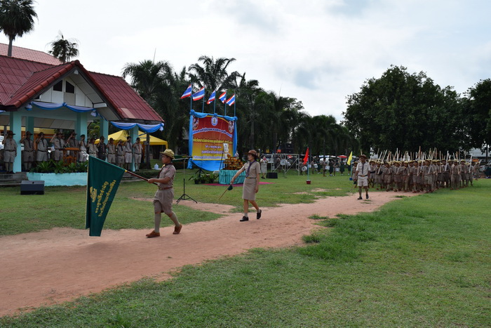 พิธีทบทวนคำปฏิญาณและสวนสนาม  ลูกเสือ เนตรนารี  