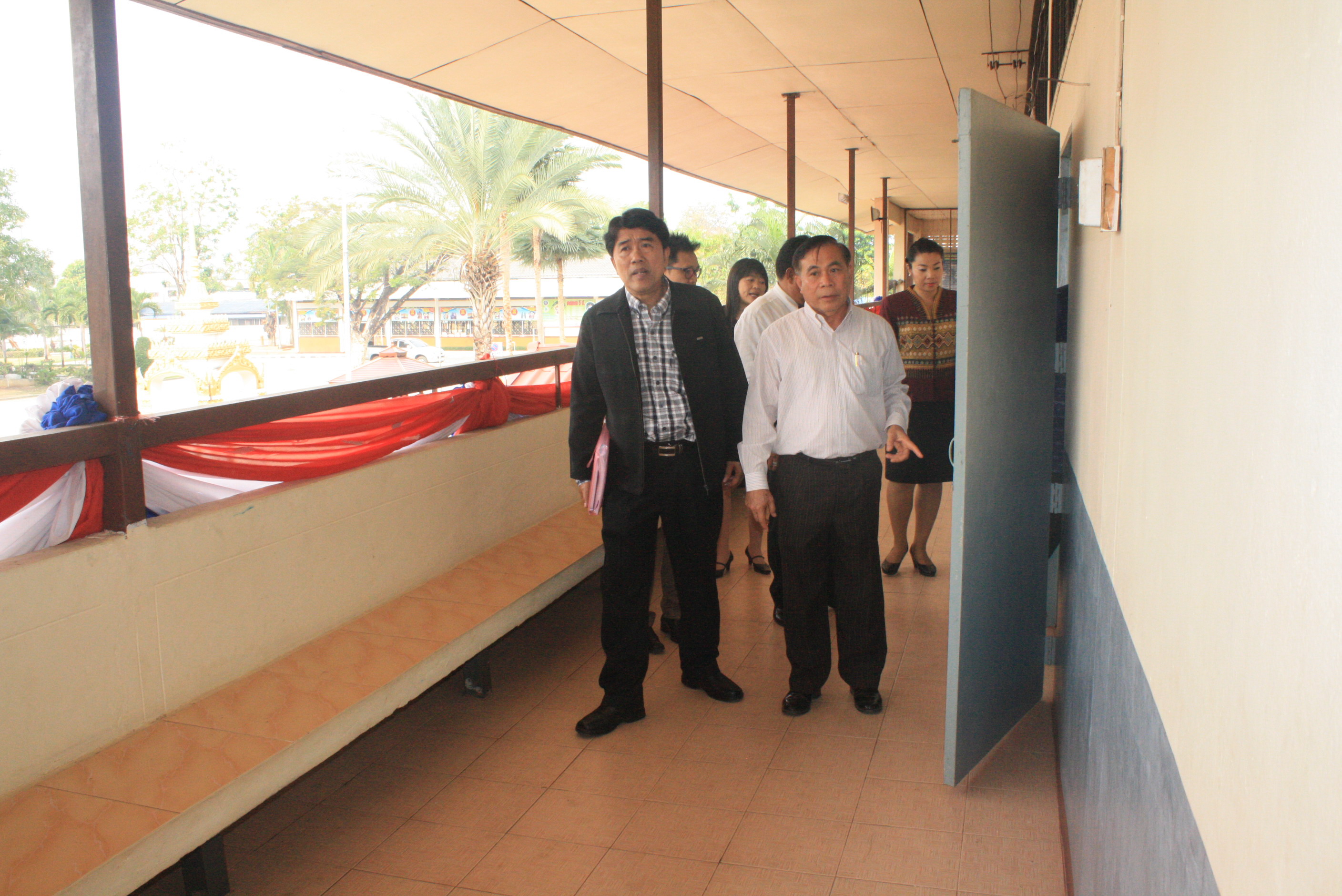 ตรวจสภาพอาคารเรียนเพื่ิอประกอบการพิจารณาจัดสรรงบประมาณ