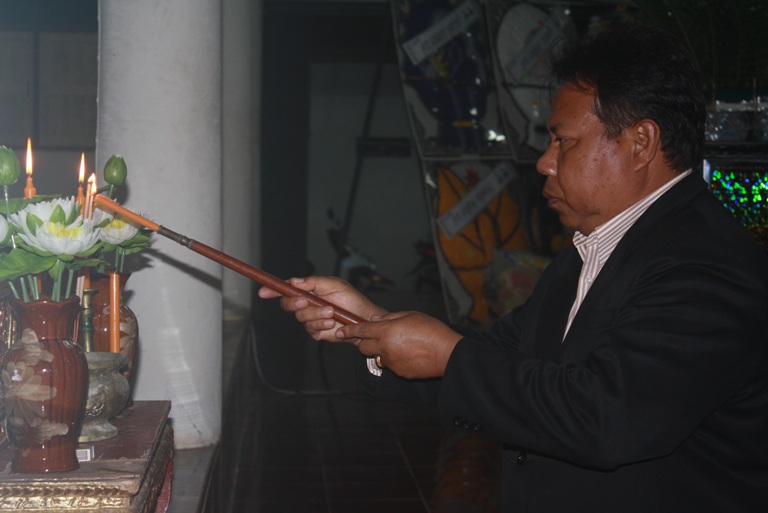 สวดอภิธรรมศพคุณแม่อมรรัตน์  คล่องแคล่ว