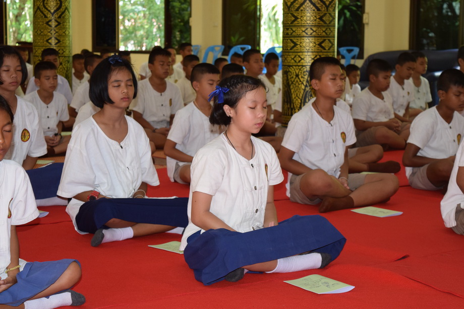 อบรมปฏิบัติธรรมสำหรับเยาวชน
