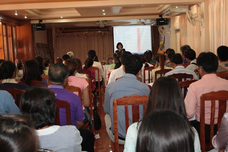 ประชุมคณะดำเนินงาน ศูนย์เครือข่ายโรงเรียนภูเวียง การกรอกข้อมูล DMC ปีการศึกษา 2558